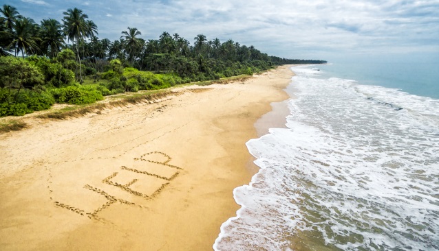 Надпис от палмови клонки спаси рибари на необитаем остров