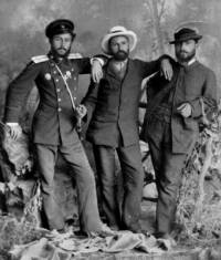 Дейците на Съединението Коста Паница, Захарий Стоянов и Димитър Ризов (крайният вдясно) пред лятото на 1885 г. в Пловдив.