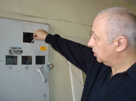 Той светна Симеон Дянков за кражбите на тока
