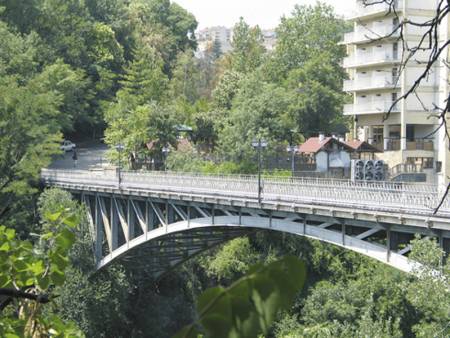 Мостове убийци дебнат около Велико Търново