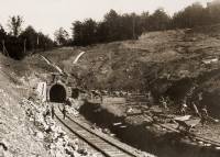 Строеж на железопътна линия през 40-те години на ХХ в.