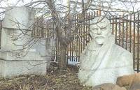Лидерът на „Атака“ в Града на липите Михаил Михайлов пък предлага парчетата от старозагорският Ленин да бъдат нарязани на павета