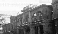 Опожарените по време на бомбардировките през март 1944 г. сгради на Народната библиотека и Министерския съвет