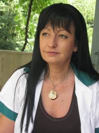 Директорът  д-р Йорданка Господинова твърди, че не е възможно да се намери семейство за всяко дете от домовете
