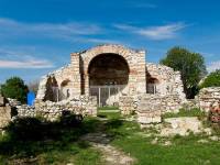 В Мелник от средновековната църква „Св. Никола” са останали само руини