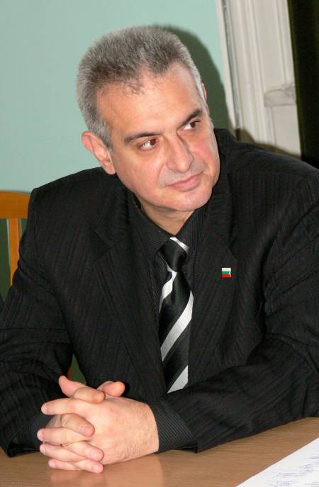 Валентин Касабов: Бургаският кмет се държи като страхливец