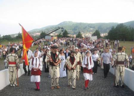В Македония вдигат  туристическо въстание