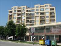 В този блок на ул. “Никола Габровски” № 63 А във Велико Търново се намират 17-те „златни” апартамента, купени от Министерството на отбраната за 1 025 970 евро