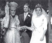 Дядо Андрей бракосъчетава Симеон Втори и доня Маргарита в православния храм „Св. Варвара“ във Вевей, Швейцария