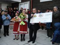 В Созопол посрещането на чека за 1 милион се превърна в празник за града