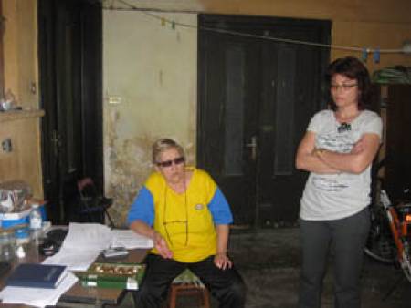 Община Поморие гони инвалид и две деца от дома им