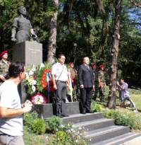 В Пловдив пред паметника на Дякона в парк „Бунарджика“ венци положиха общинският председател на НФСБ  Константин Гаров и регионалният координатор Димо Желязков