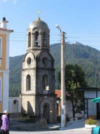 Камбанарията на църквата в Славейно. Събитията в разказа се развиват съвсем наблизо до нея