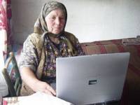 Пенсионерка се възползва от новата функционалност на дебитната си карта Снимка svetlina1941.org