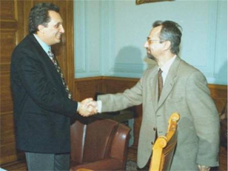 Костов изпрати България на съд в Хага