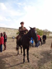 Ирина Петкова е ветеринарен лекар от Добрич. В Плиска обаче тя игра ролята на кавалерист от конницата на генерал Колев