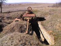 Вкопан танк Т-4 „Майбах”