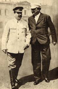 Сталин и Димитров на Червения площад в Москва през 1936 г.