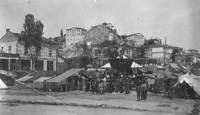 Хора си направили временни къщи и по площадите на Пловдив