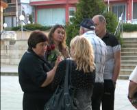 Разговорите на водача на листата на родолюбците за Пазарджишки избирателен район Силвия Трендафилова с избиратели продължиха и след официалната среща