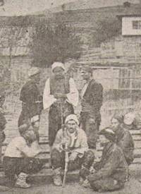 Група барутински помаци, участвали в клането и фотографирани след Освобождението