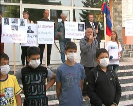 Сметище вдигна граждани от Разложко на протест