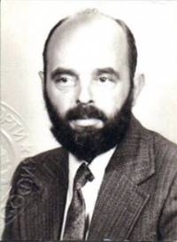 Паспортната снимка на Георги Заркин, зверски убит в Пазарджишкия затвор през 1977 г.