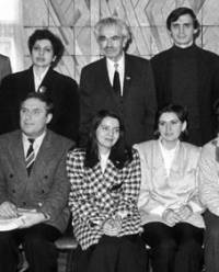 Михаил Докторов през 1996 г. (правият в средата) с част от обществения съвет на създадения от него Национален клуб „Родолюбие“