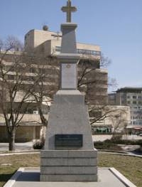 Паметникът на генерала в Шумен – точно копие на съборения му надгробен мемориал