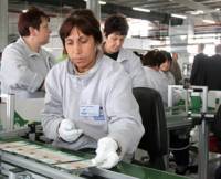Заводът на „Дзобеле груп” дава работа на стотици българи