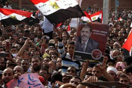 Привърженици на Морси в сблъсък с полицията