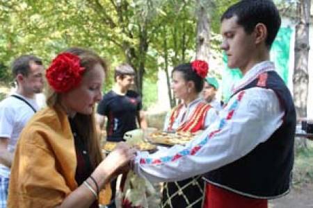 „Есть контакт — 2013“ събра българите от Бесарабия