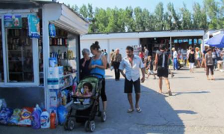 Димитровградският пазар в битка с моловете