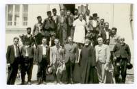 Откриване сесията на Общинския съвет в с. Тенево, Ямболско, през 1936 г. Сред присъстващите е и Стоян Митев (в средата) Снимка: Държавен архив – Ямбол