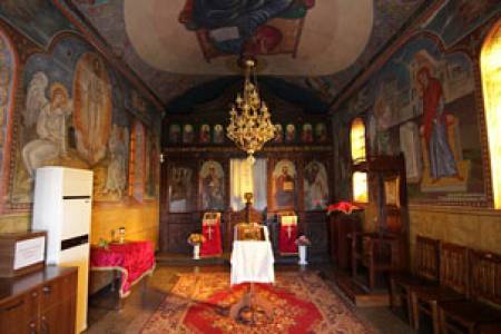 Три светители и Чепинският манастир