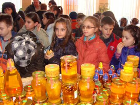 Огнен кръст на празника на меда в Благоевград