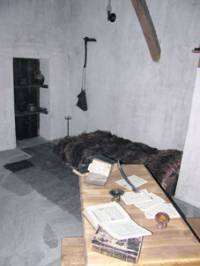 В претендиращото за родно място на Паисий Банско е направено точно копие на килията му в Хилендарския манастир
