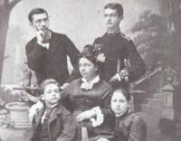 Евгения Кисимова с децата си