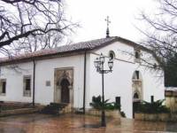 Черквата „Свети Николай“, където е учредено читалище „Надежда“, строена също от майстор Колю Фичето през 1834 – 1836 г.  Снимка: peika.bg