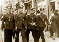 Военни пилоти на пловдивската Главна улица, 1943 г.