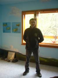 Природозащитникът Николай Терзиев е радостен, че все повече двойки лешояди гнездят в скалите над река Арда