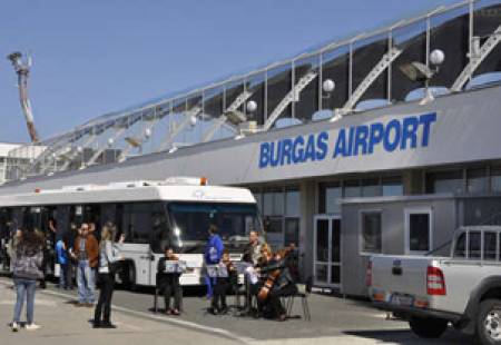 Превозвачи на бунт заради  високи такси на Летище Бургас