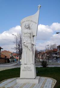 Паметник на Райна Княгиня на едноименния площад, открит на 1 май 2006 г. по случай 150 г. от рождението на героинята и 130 г. от Априлското въстание