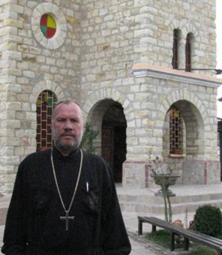 Храм в Родопите се нуждае от нов иконостас