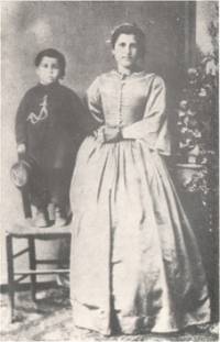 Венета и синът й Димитър в Букурещ през 1869 г.