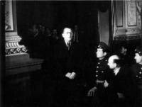 В крайна сметка и Трайчо Костов (с очилата) бива изправен в края на  1947 г. пред Върховния съд с обвинение за предателската шпионска и вредителска дейност