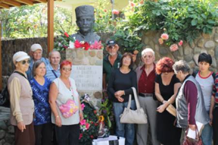 Тракийци почетоха паметта на Капитан Петко войвода