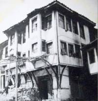 Къщата на Бончо Димитров през 1943 г., преди да бъдат премахнати украсяващите и придаващи й тържественост еркери