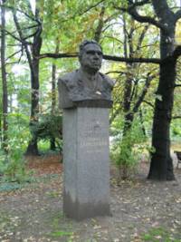 Паметникът на Георги Караславов в София
