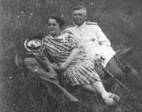 Генералът със съпругата си